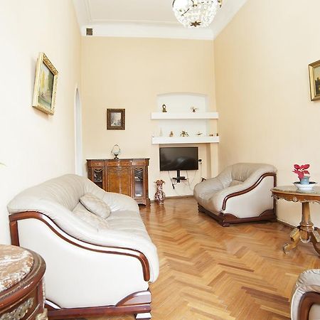 Apartment In Purtseladze Street Tbilisi ภายนอก รูปภาพ