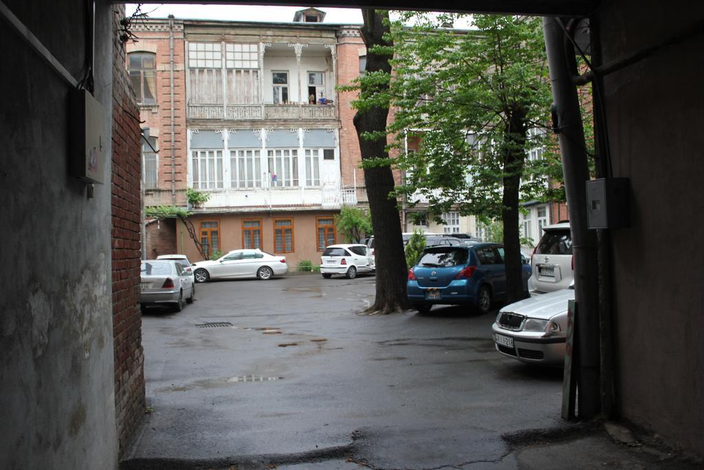 Apartment In Purtseladze Street Tbilisi ภายนอก รูปภาพ