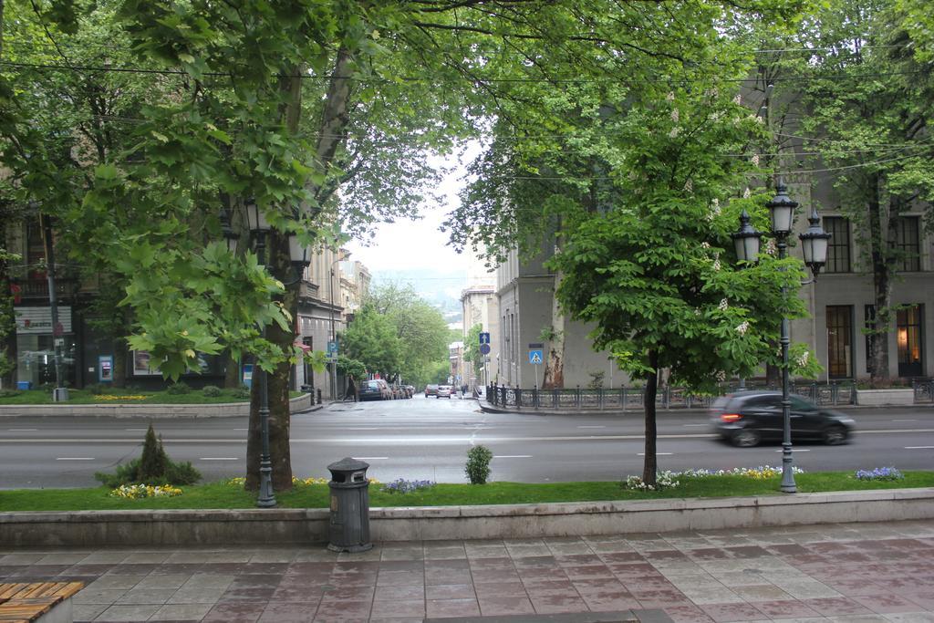 Apartment In Purtseladze Street Tbilisi ภายนอก รูปภาพ