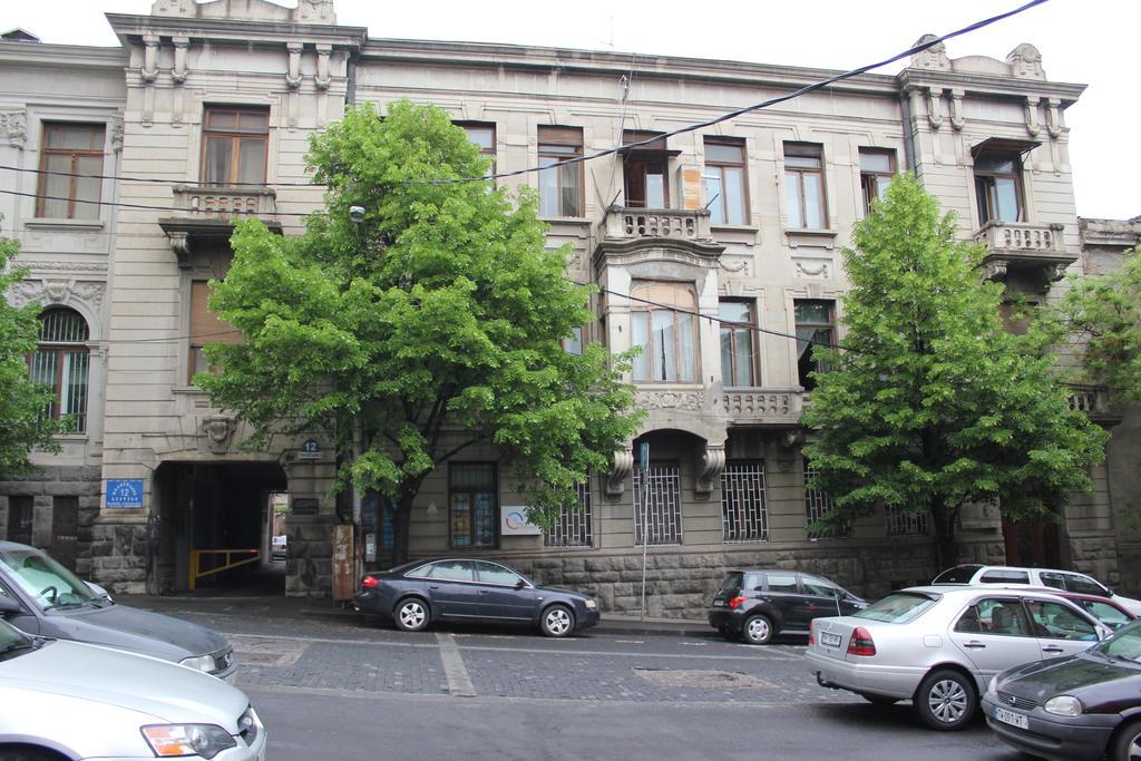 Apartment In Purtseladze Street Tbilisi ภายนอก รูปภาพ