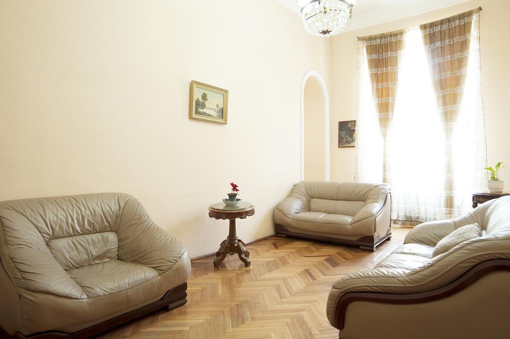 Apartment In Purtseladze Street Tbilisi ภายนอก รูปภาพ