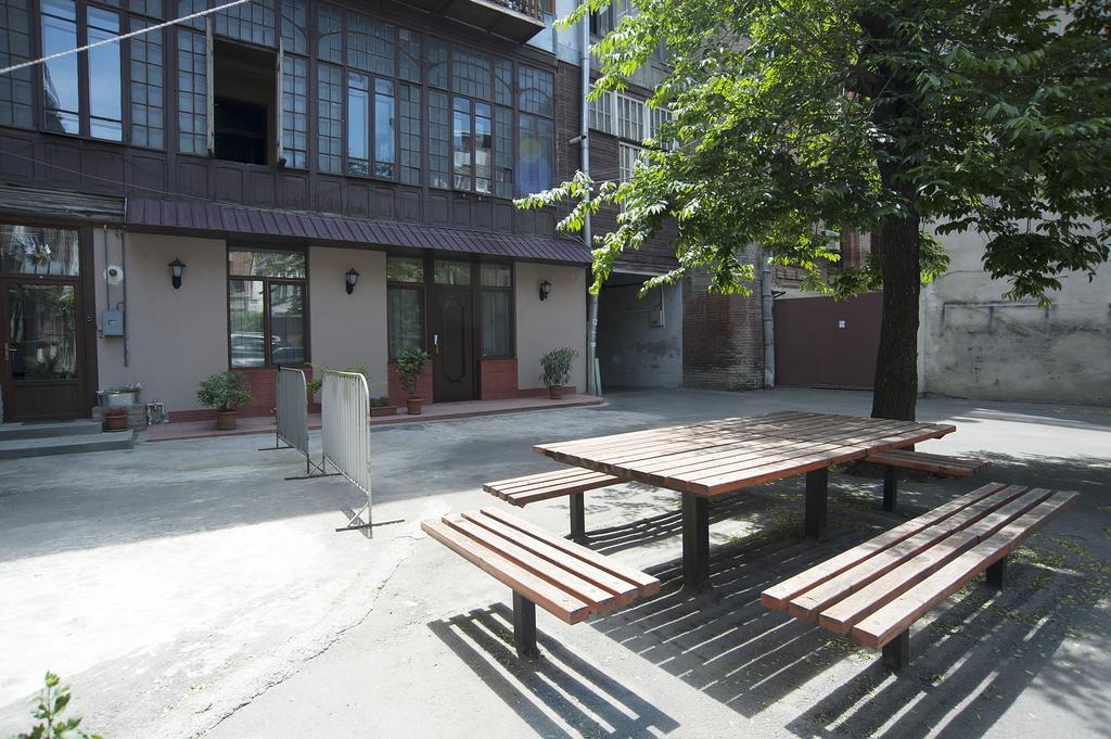 Apartment In Purtseladze Street Tbilisi ภายนอก รูปภาพ