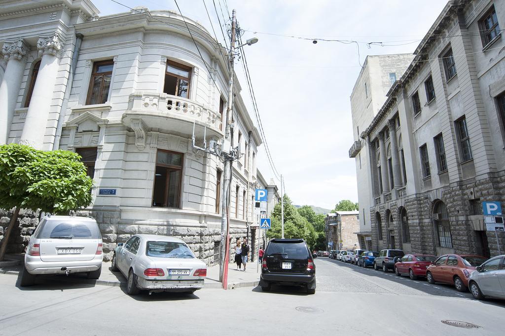 Apartment In Purtseladze Street Tbilisi ภายนอก รูปภาพ